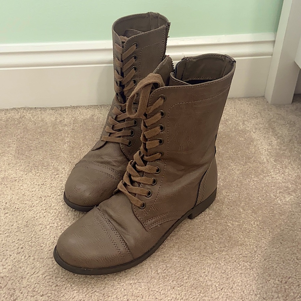 Light brown boots